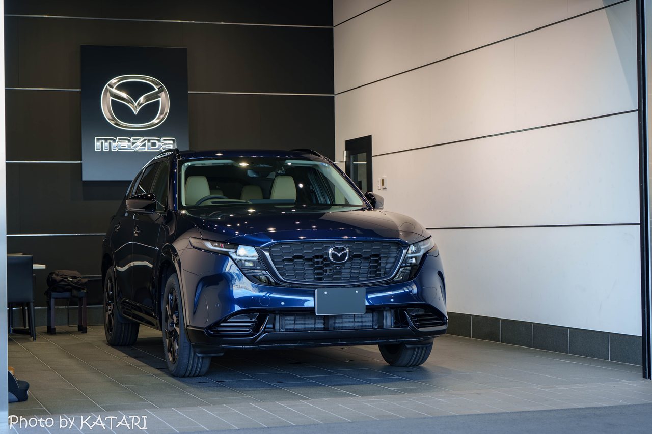 ショールームの新型CX-5