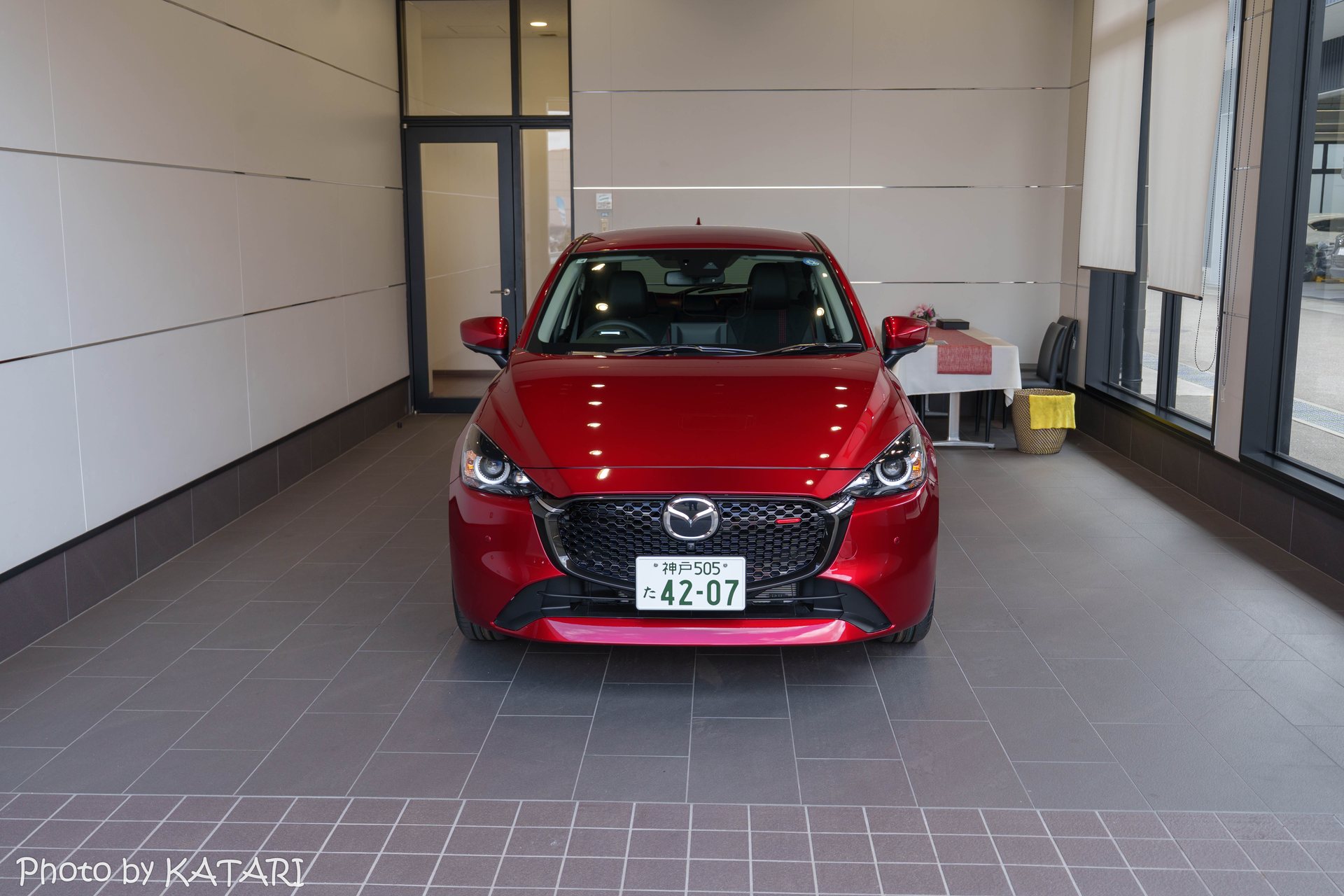 ソウルレッドのMAZDA2